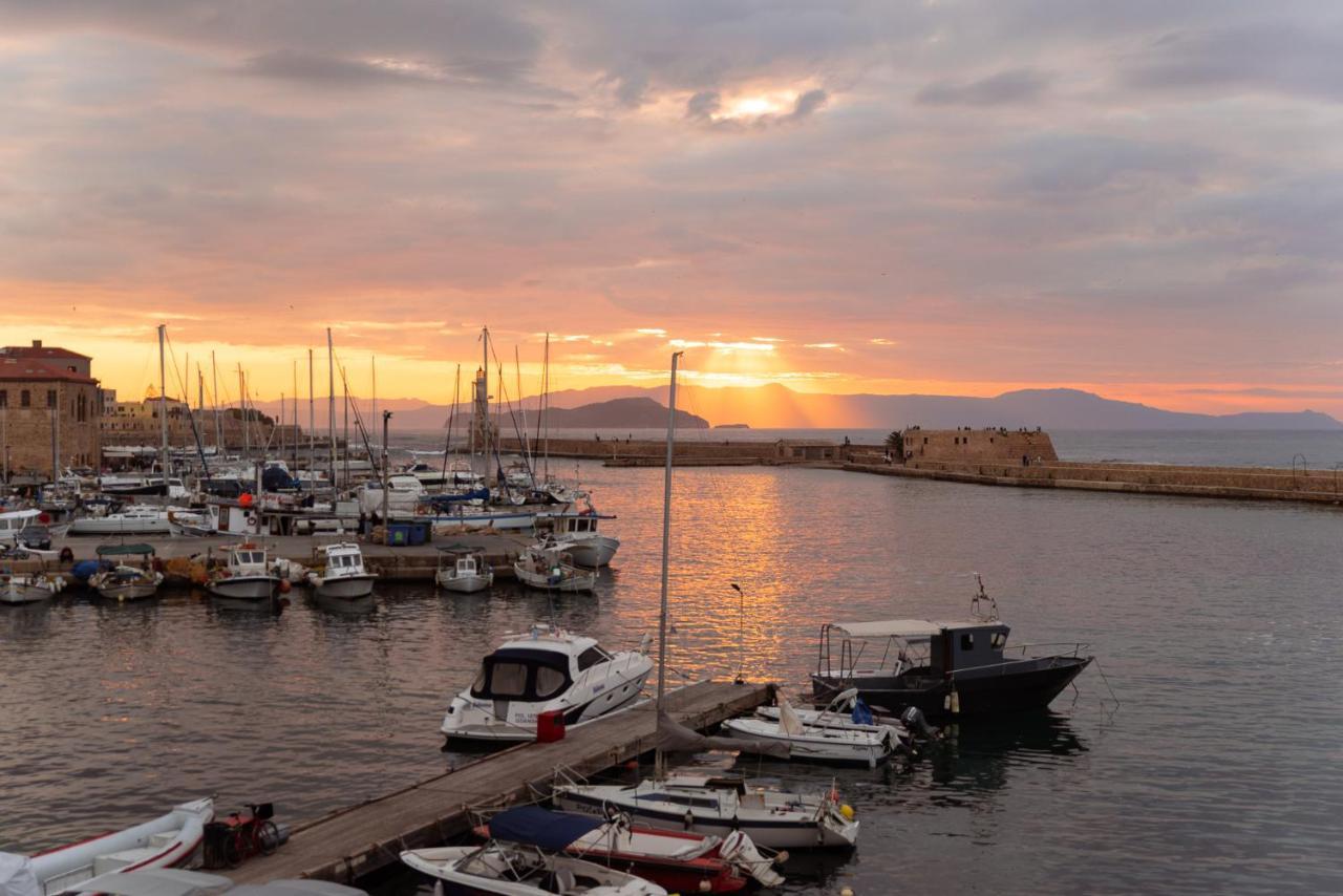 Destino Home Overlooking The Venetian Port Of Chania La Canea Esterno foto